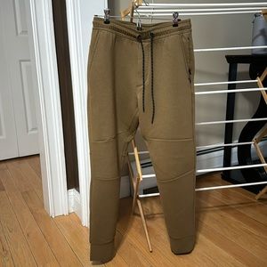 Medium size American Eagle Joggers
